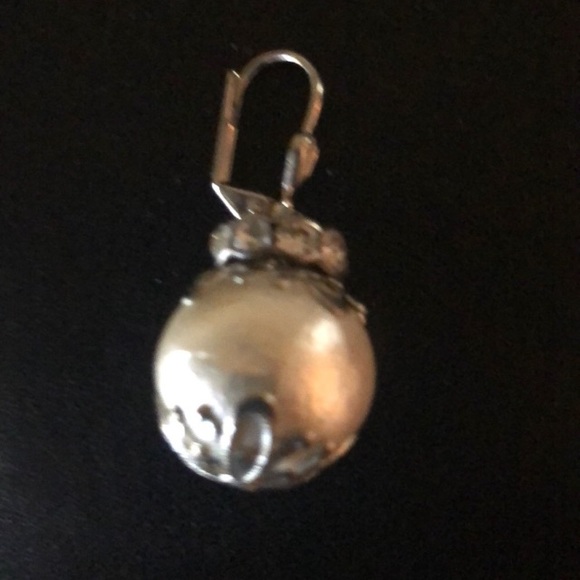 Glam Oyster Pearl earrings - Picture 2 of 4